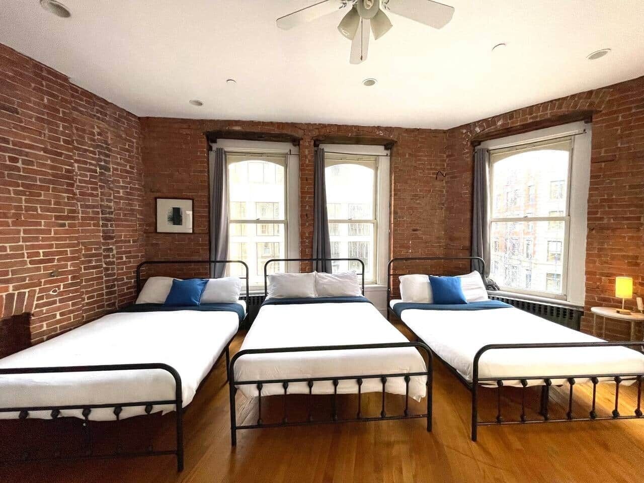 1 habitación, tabla de planchar con plancha, wifi y ropa de cama 