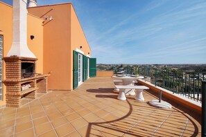 Outdoor dining - Villa 'Picota' with Sea View, Wi-Fi and Air Conditioning (Tavira)