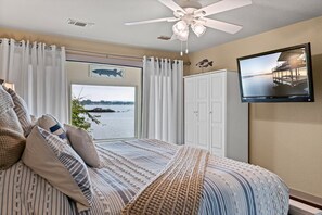 5 habitaciones, escritorio y tabla de planchar con plancha 