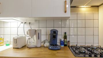 Refrigerador, microondas, horno y lavavajillas