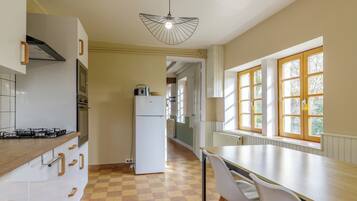 Refrigerador, microondas, horno y lavavajillas