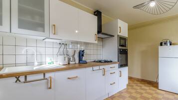 Réfrigérateur, micro-ondes, four, lave-vaisselle