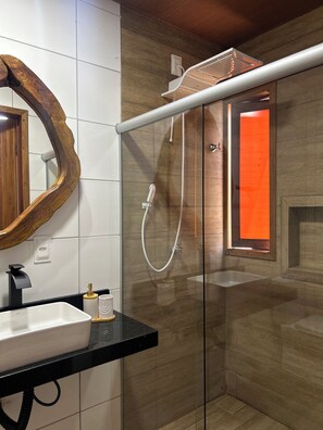 Shower, hair dryer, towels, toilet paper - Casamares beach in Ipioca, Maceió, Angra de Ipioca condominium, Hibiscus Beach Club (Maceió)