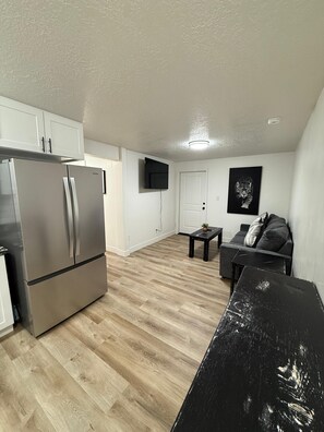 アパートメント 2 ベッドルーム キッチン | リビング エリア