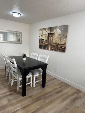 アパートメント 2 ベッドルーム キッチン | レストラン