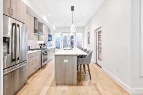 Sleeps 12! Downtown-Entire home w/rooftop
