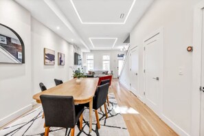 Dining - Sleeps 12! Downtown-Entire home w/rooftop (Washington)