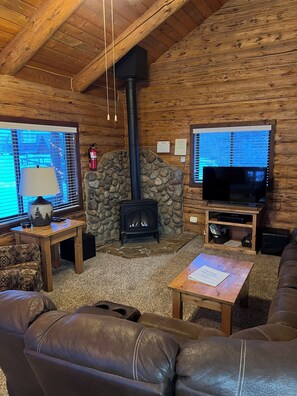 TV - Cozy mountain 3 bed retreat in Driggs (Driggs)