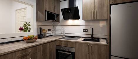 Mikrovågsugn, ugn och spishäll