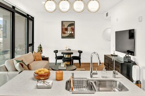 TV, stereo - Modern 1 BR Loft + Balcony + Parking #TravelSGV (Pasadena)