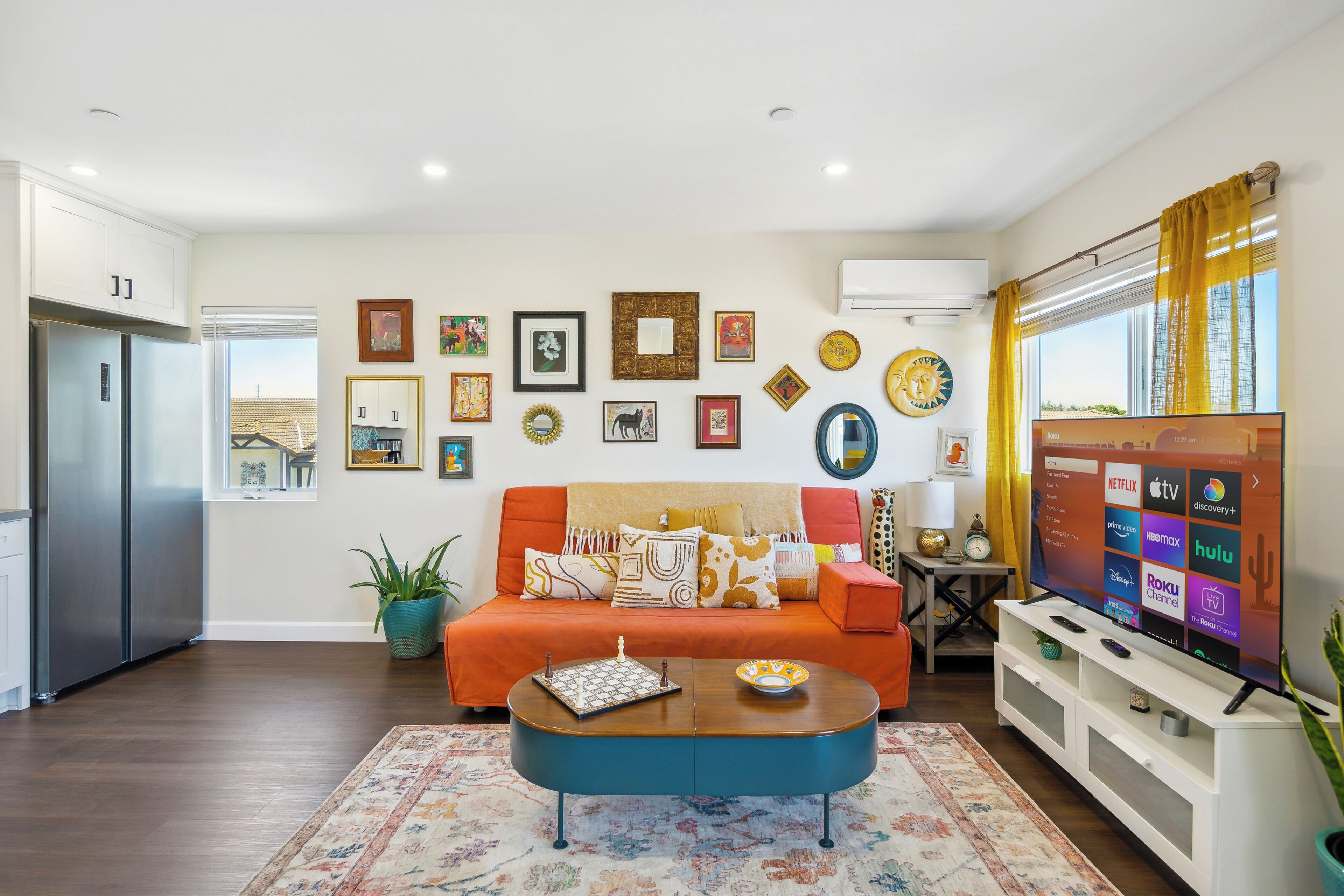 Smart-TV, Bücher, Musikbibliothek