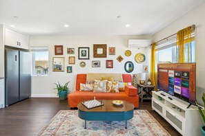 Smart-TV, bøker og musikkbibliotek