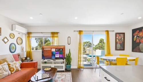 Entire 3BR/3Bth w Balcony 10 min to SD Gaslamp, DT