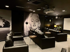 Área de estar no saguão