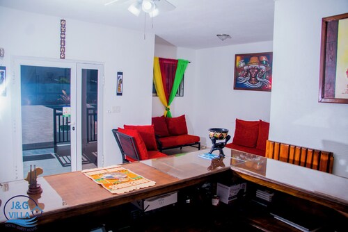 Cozy charming Hotel in Vigie Mountain area Cap-Haitien with fitness room, AC