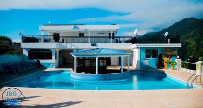 Cozy charming Hotel in Vigie Mountain area Cap-Haitien with fitness room, AC