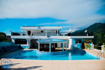 Cozy charming Hotel in Vigie Mountain area Cap-Haitien with fitness room, AC