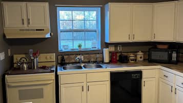 Mikrowelle, Ofen, Herdplatte, Geschirrspüler