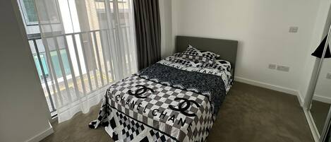 1 bedroom, iron/ironing board, WiFi