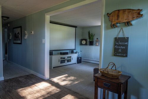 8 Acre Lower-Level Hobby Farm Getaway