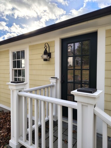 Cozy 1-bedroom cottage in serene Pomfret.