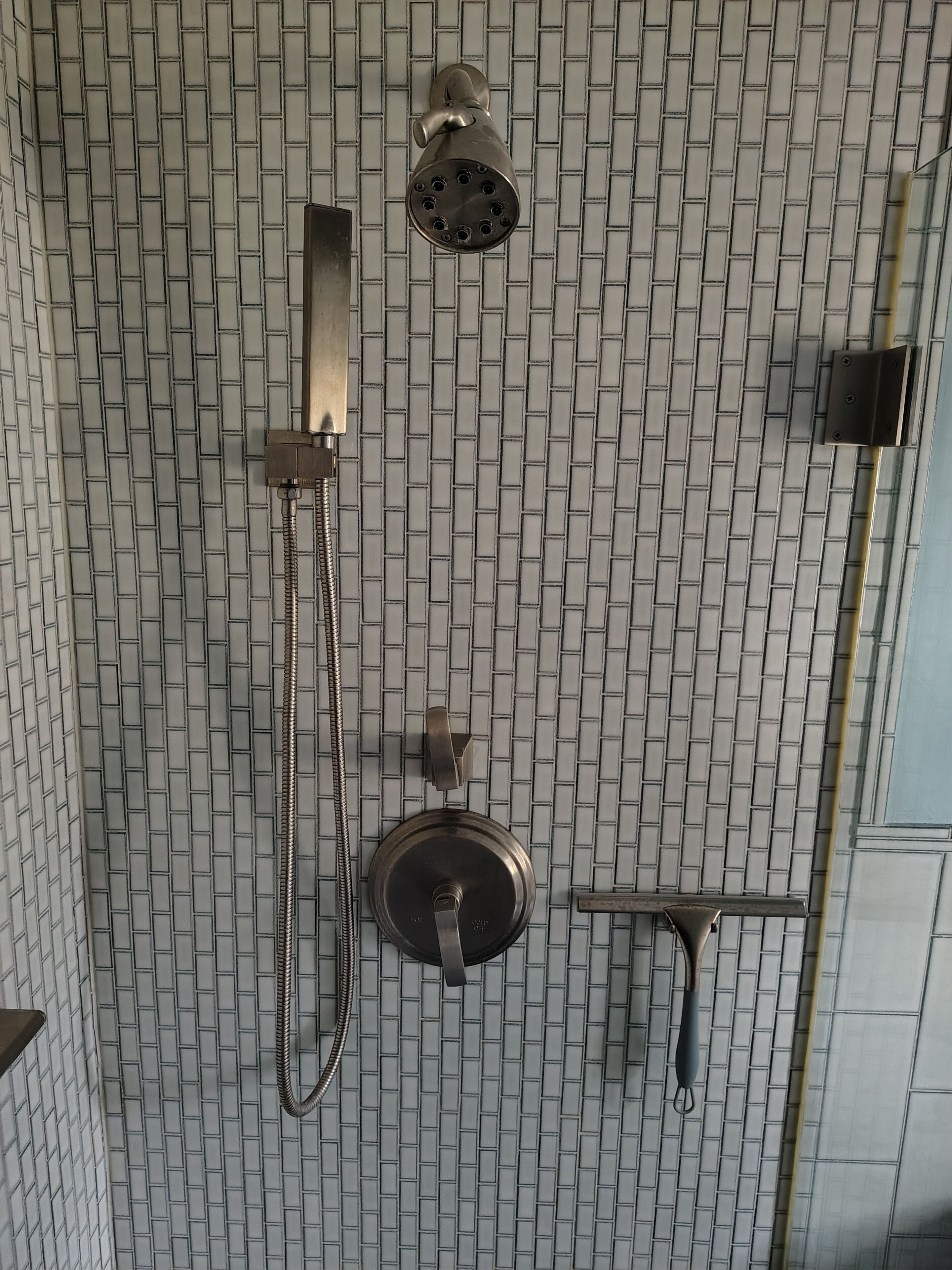 Bruser, hårtørrer, håndklæder, Sæbe