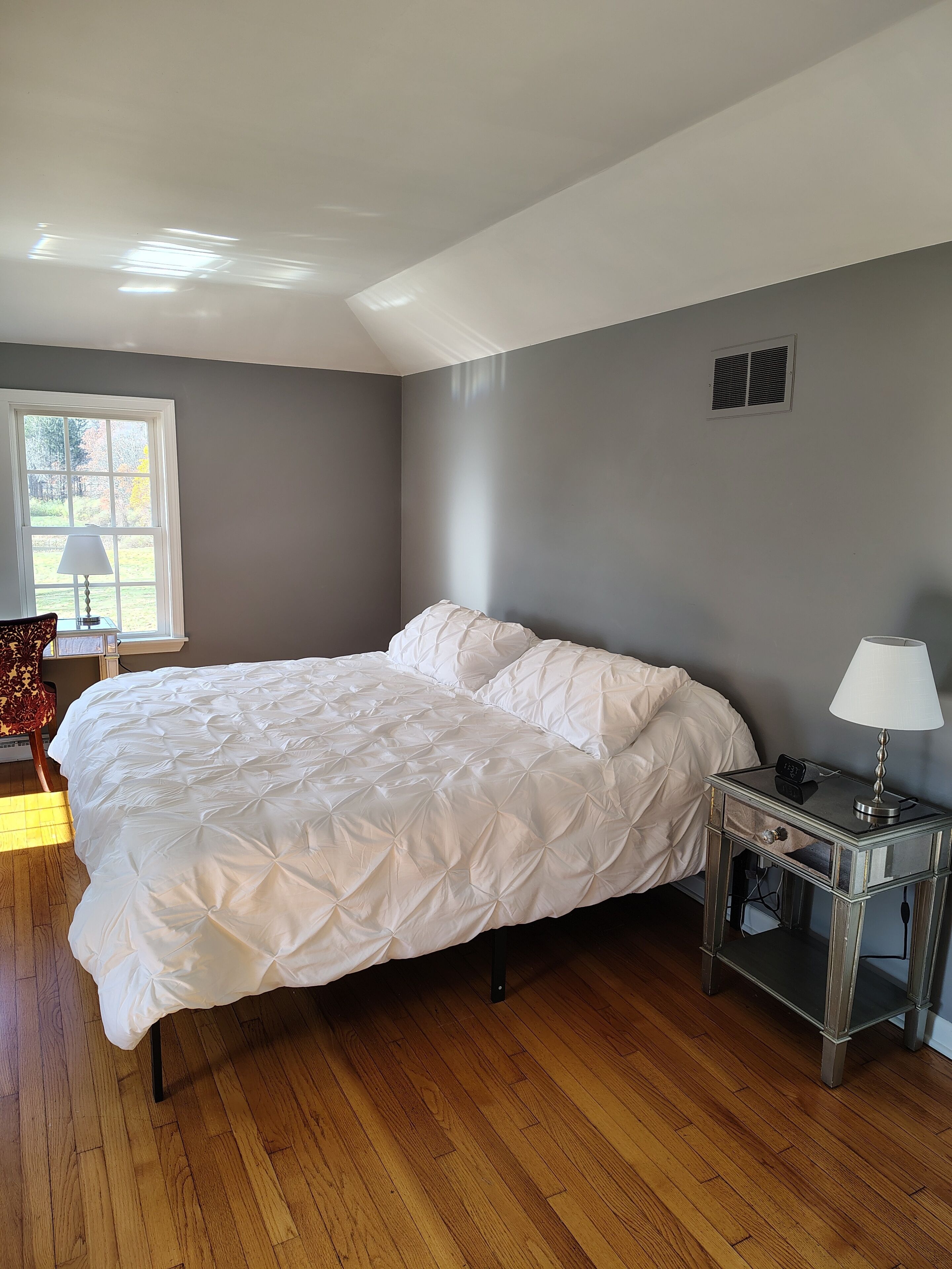 1 多间卧室、熨斗/熨衣板、WiFi、床单