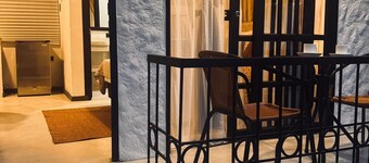 Tiny house, surrounded by nature in the city.