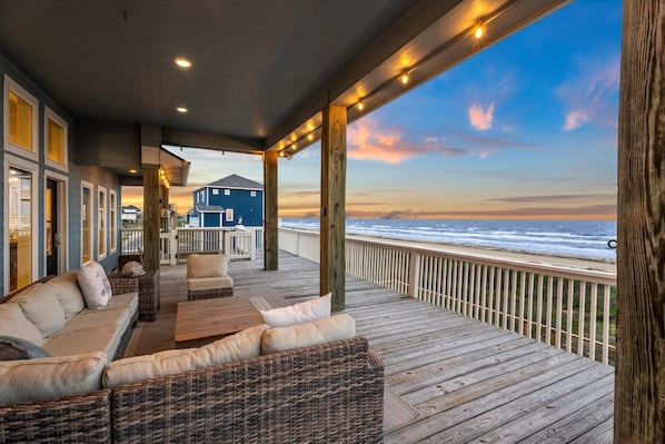 Terrace/patio - Beachfront | Sleeps 15 | Hot Tub | Fire Pit (Crystal Beach)