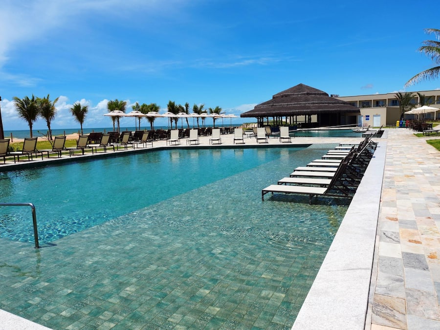 3 piscines couvertes