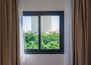 ルーム ダブルベッド 2 台 禁煙 ガーデンビュー