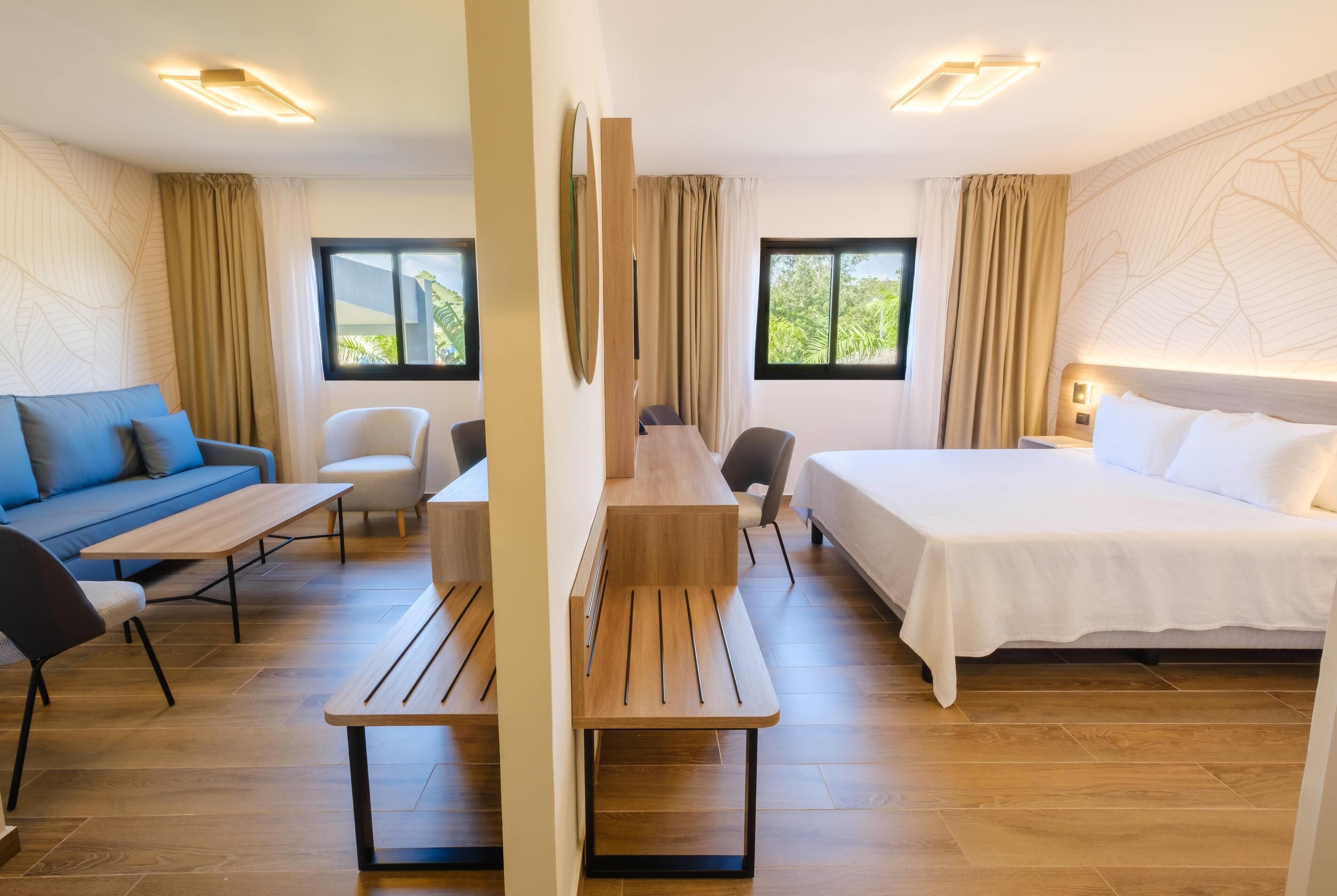 Suite, 1 King Bed, Non Smoking | In-room safe, desk, laptop workspace, free WiFi