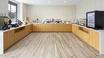 Sudah termasuk sarapan ala kontinental setiap hari