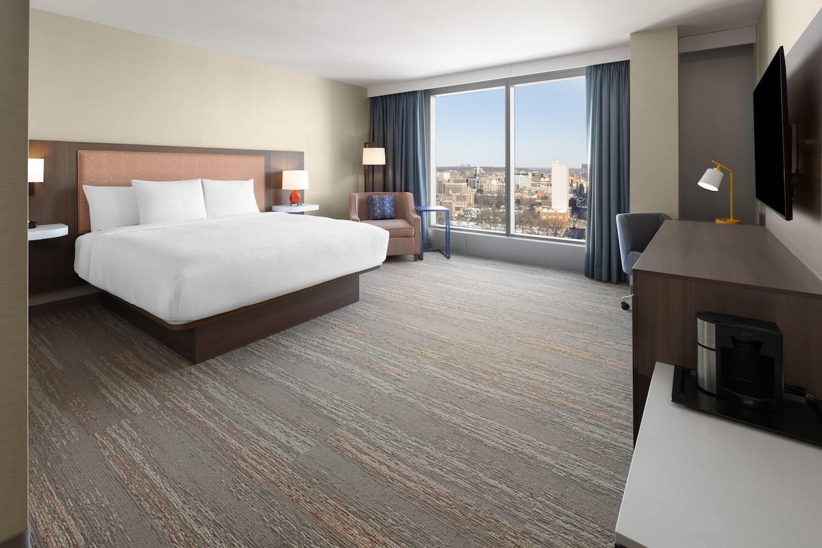 Caja fuerte, escritorio, espacio para trabajar con un portátil