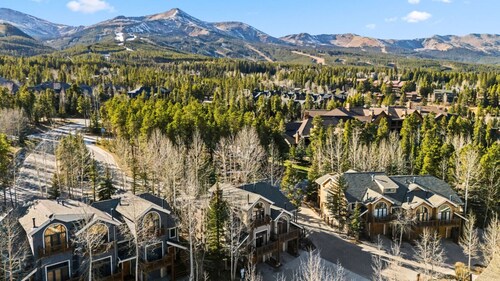 Premier Snowflake Lift Access | Updated Home w/ Hot Tub & Pool | Walk to Town