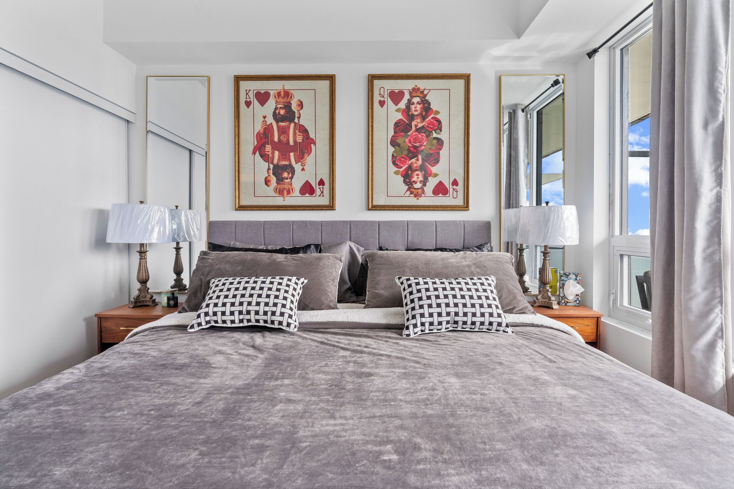 1 室のベッドルーム、デスク、アイロン / アイロン台、旅行用ベビーベッド