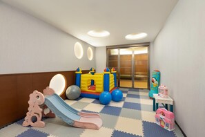 Children’s play area – outdoor - Hawthorn By Wyndham Chenzhou Beihu (Chenzhou)