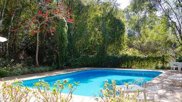 2 piscines extérieures
