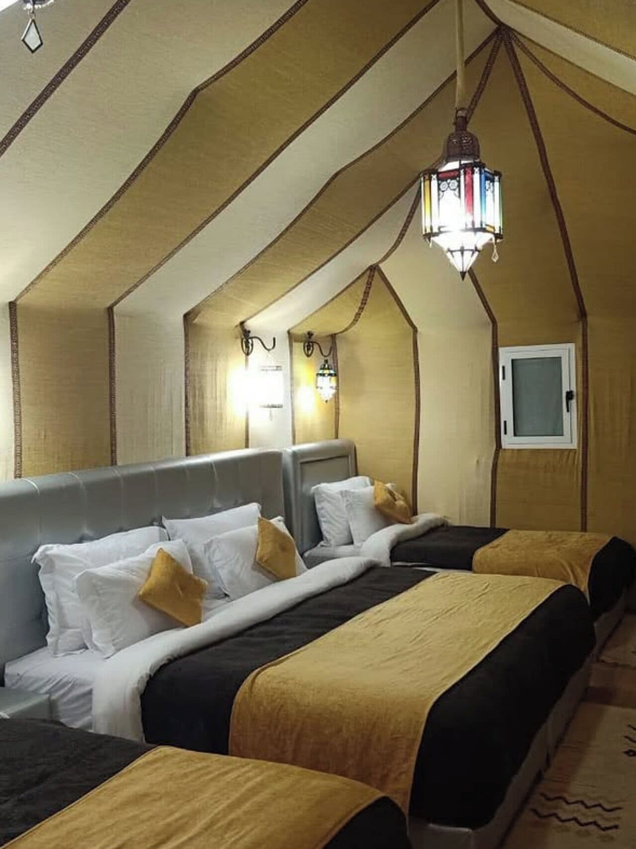 Safe på rommet og skrivebord