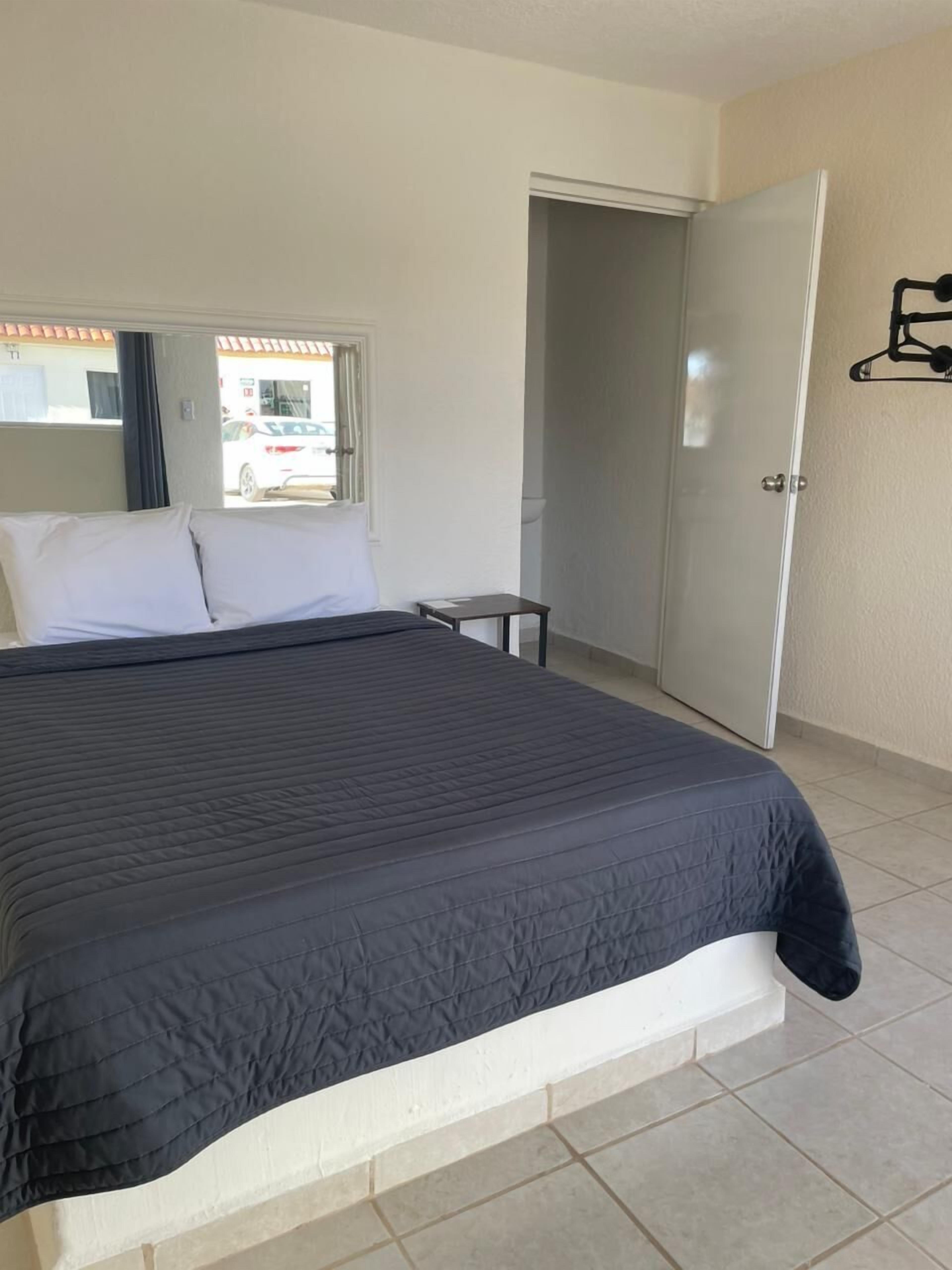 基础双人房, 2 张双人床 | 免费 WiFi