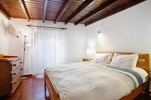 2 bedrooms, iron/ironing board, WiFi, bed sheets - Holiday Home 'Casa De Santa Rita' with Private Terrace, Wi-Fi and Air Conditioning (Vila Nova de Cacela)