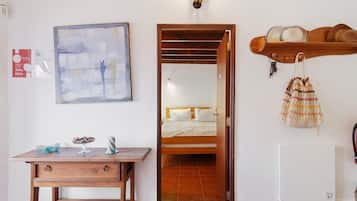 2 habitaciones, tabla de planchar con plancha, wifi y ropa de cama