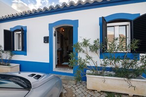 Exterior detail - Holiday Home 'Casa De Santa Rita' with Private Terrace, Wi-Fi and Air Conditioning (Vila Nova de Cacela)