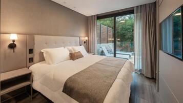 Luxury Suite, Garden View