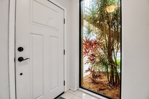 Interior - Cedars West C-105 - Beach, pool and tennis (Longboat Key)