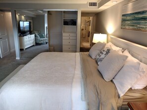 3 bedrooms - Gorgeous 3-bedroom beachfront unit at Club Longboat! (Longboat Key)