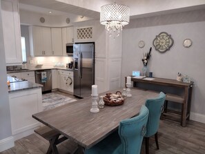 Private kitchen - Gorgeous 3-bedroom beachfront unit at Club Longboat! (Longboat Key)