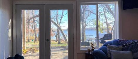 Télévision, cheminée