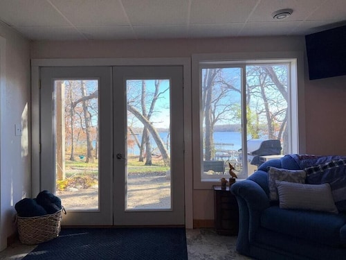 Buttercup Hideaway - Your perfect lake escape!