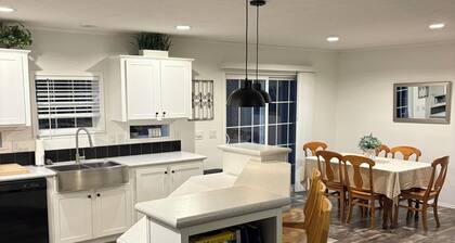 Peaceful , New Build, 3-bedroom house with charming Harbor Springs